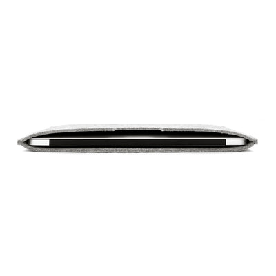 MacBook Pro 13 (2016-2020) Touch Bar — Simple Ffelt Sleeve